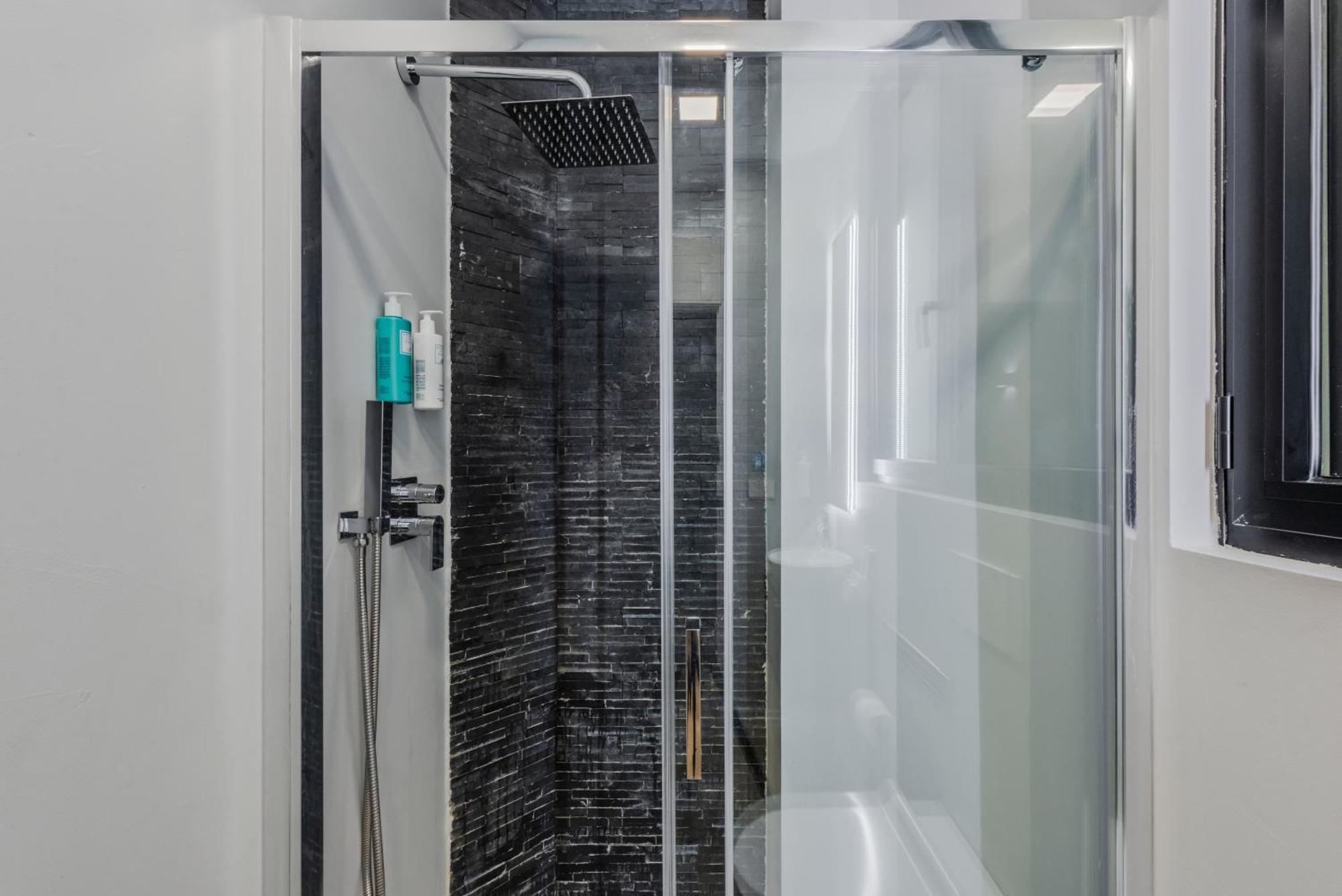 Sweett- Duomo Apartment Milan Exterior photo